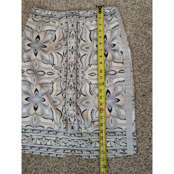 White House Black Market Pencil Skirt Womens 4 Studded Floral Career Classic - Picture 8 of 9